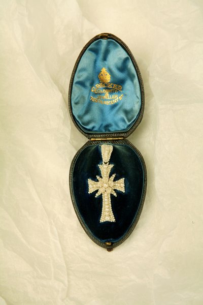 Cruciform pendant in leather box, c.1855-80 by English School